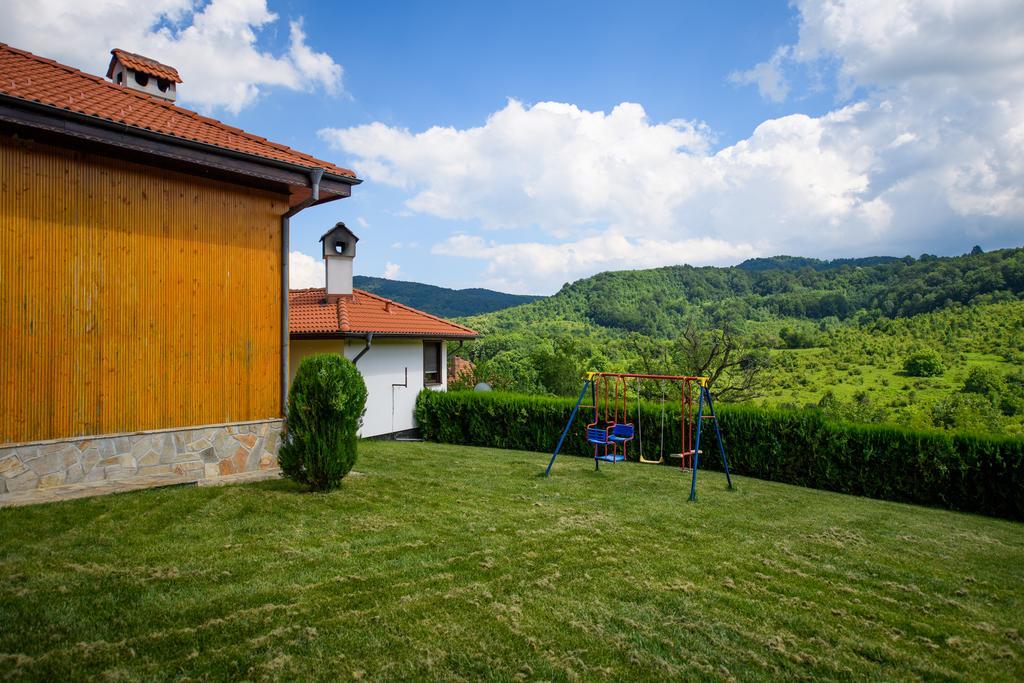 Sinabovite Houses Hotel Badevtsi Exterior foto